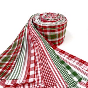 2.5 X 44 inch -- 22 pc Merry Christmas Red & Green Plaid Stripe Homespun Fabric Precut Roll (Jelly Roll)