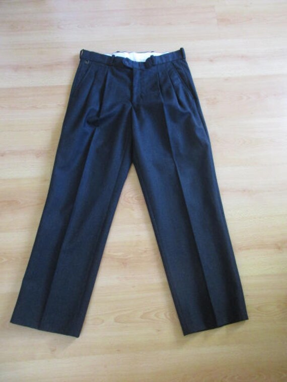 pants size 42 in cm