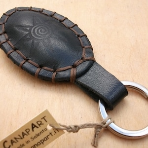 PORTE-CLÉS EN CUIR cousu main Canapart. VO