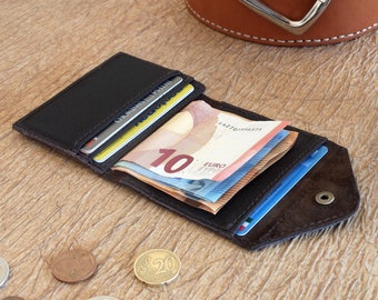Compact men&#39;s wallet in genuine leather