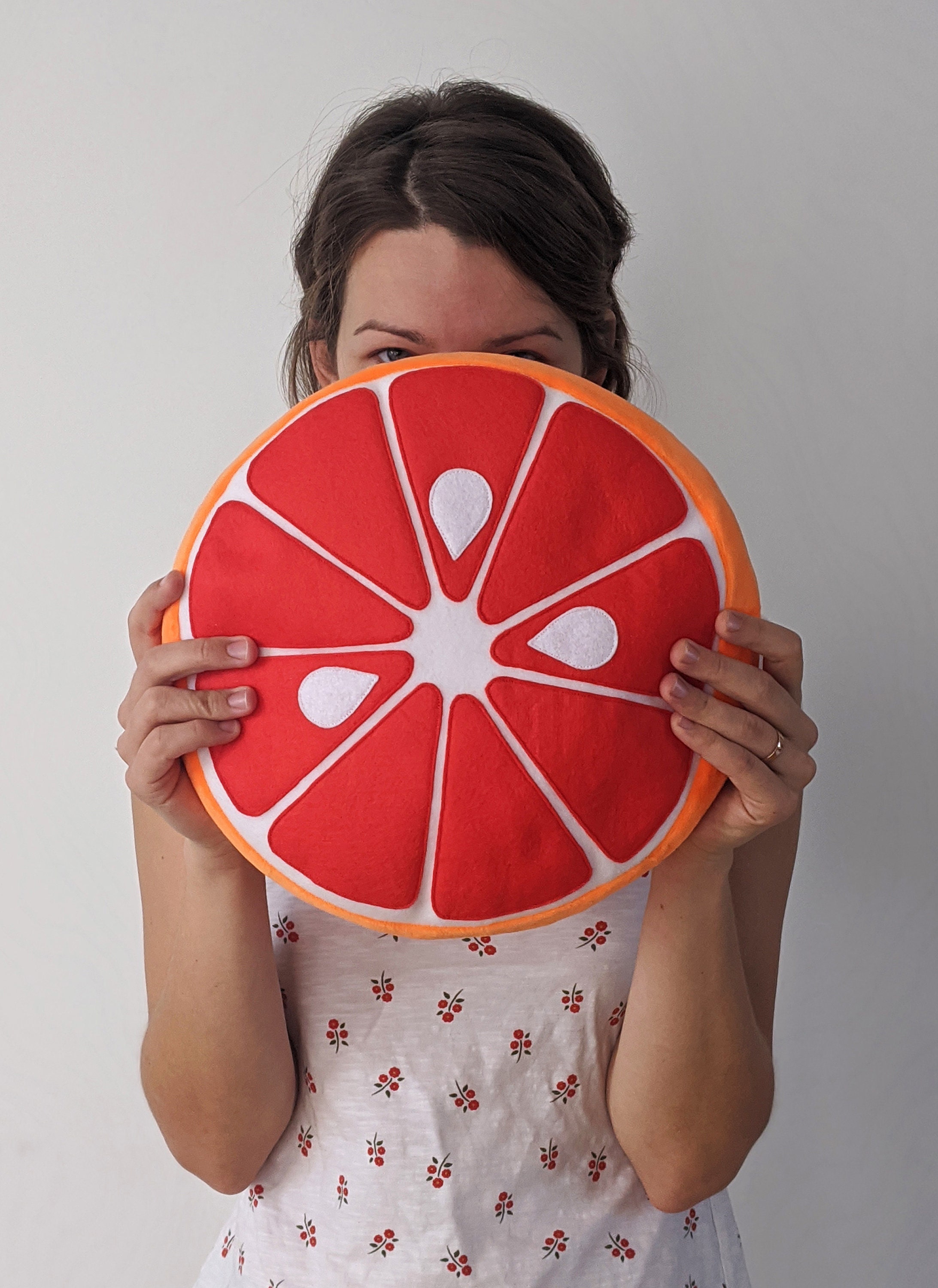 Oreiller de Pamplemousse Rouge Vibrant Cadeau Pendaison Crémaillère Parfait. La Saint-Valentin. Pour