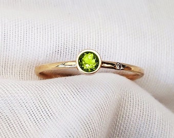 Gold Peridot Ring, 9K Gold Peridot Engagement Ring, Peridot and Diamond Stacking Ring, Green Gemstone Ring, 9ct Delicate Ring, Promise Ring