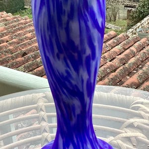 Jarrón de cristal vintage Art Nouveau francés Pâte de Verre de mármol azul al estilo de Legras