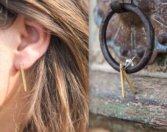 Bar oorbellen Brass Stud in zilver, Bar hengsten, lijn oorbellen, zilveren en koperen Bar oorbellen van ebben hout zilveren minimale hengsten, Ear klimmers, Earring Pins