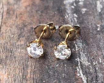 Vintage Sterling Silver 925 Gold Tone Cubic Zirconia Gemstone Pierced Stud Earrings 4mm CZ Round Simulated Diamond Gem Stone Estate Jewelry