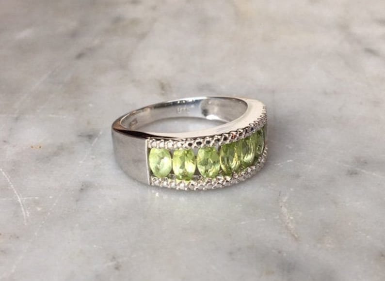 Vintage Sterling Silver 925 Green Peridot Gemstone Ring Size 8 Anniversary Band Multi-stone Gem Stone Designer Jewelry August Birthstone