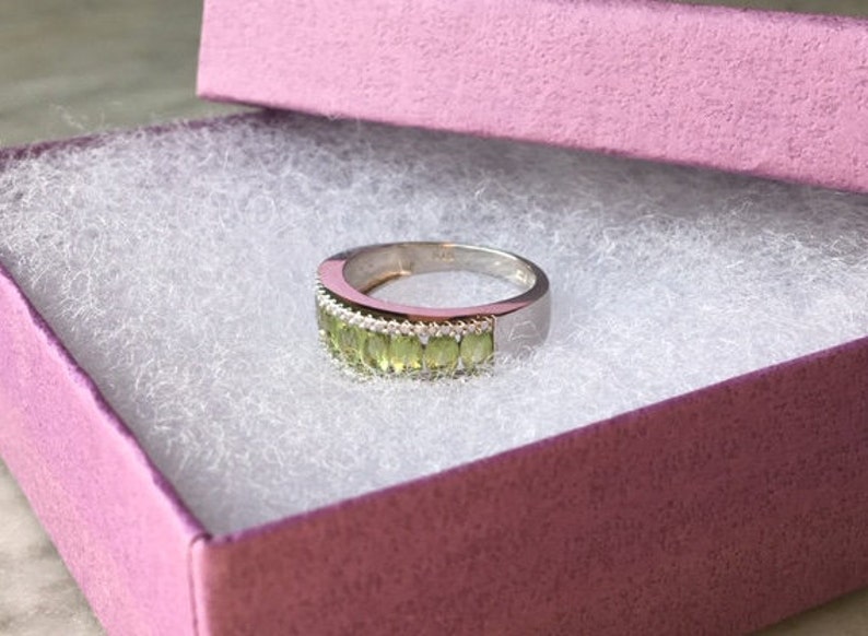 Vintage Sterling Silver 925 Green Peridot Gemstone Ring Size 8 Anniversary Band Multi-stone Gem Stone Designer Jewelry August Birthstone
