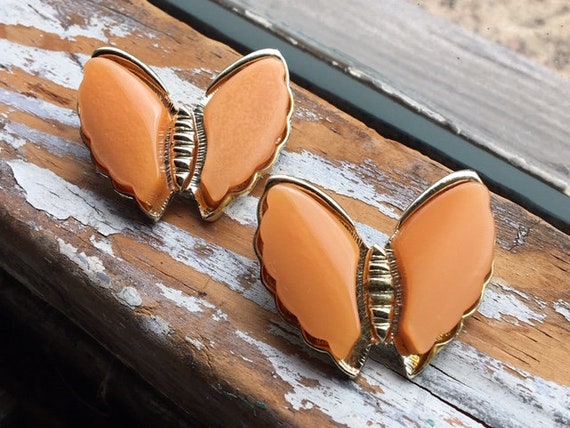 Vintage Peach Orange Lucite Thermoset Butterfly G… - image 1