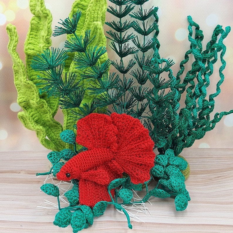 Elevate your space with a stunning Siamese Fighting Fish crochet piece. Clear instructions make it a breeze for underwater art enthusiasts.