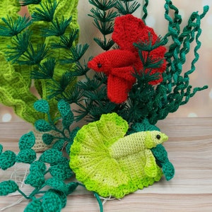 A treat for crochet enthusiasts and aquarium aficionados alike! Create a realistic decorative Betta Fish.