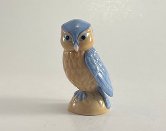 Old and rare blue and beige porcelain owl The Franklin Mint 1988 8 cm