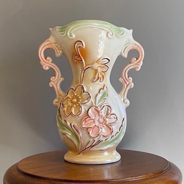 Ancien et rare vase brésilien en céramique décor fleuri polychrome deux anses made in Brazil 1925 21 cm
