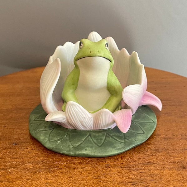 Old and rare Frog figurine Franklin Mint fine porcelain (biscuit) hand painted Woodland Surprises FROG Jacqueline B Smith 1984