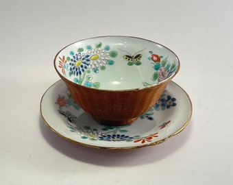 Old and rare Chinese porcelain bowl decorated with flowers and butterflies with exterior wickerwork 19th century signed