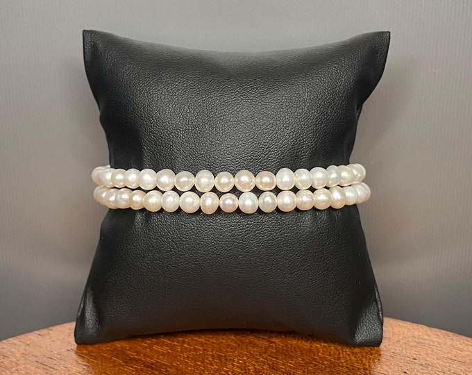 Antique and rare bracelet made of 5mm diameter white baroque cultured pearls, 2 strands, 70 pearls in total, silver-plated metal clasp, 20cm