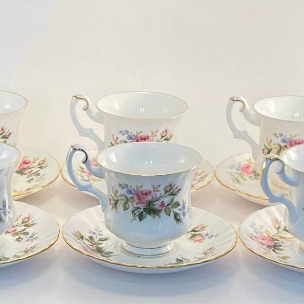 Ancien et rare 6 tasses à café en porcelaine décor fleuri roses, myosotis doré à l’or fin Royal Albert Bone China England Moss Rose 1956