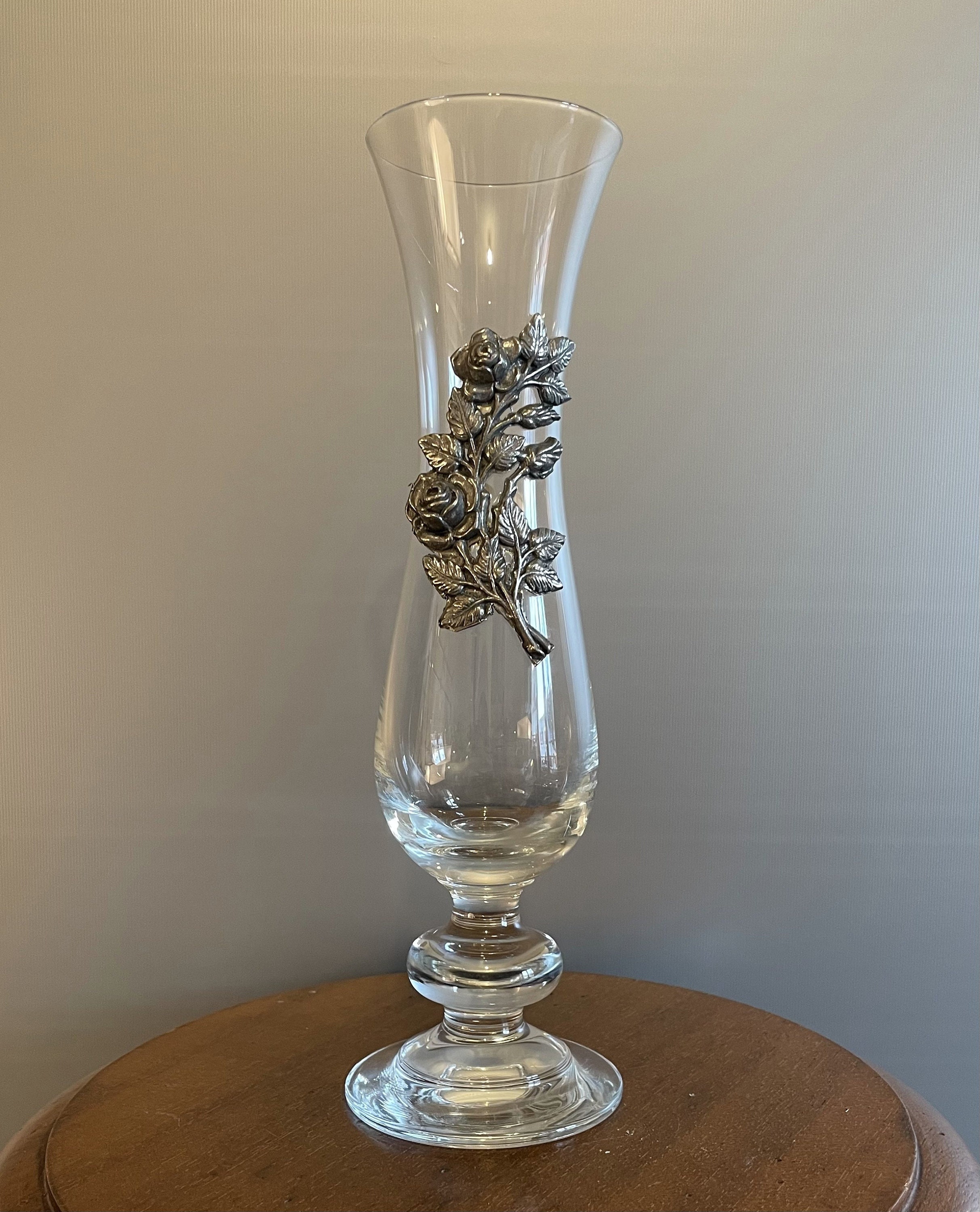 Ancien et Rare Vase en Verre avec Une Applique Étain à Décor de Rose