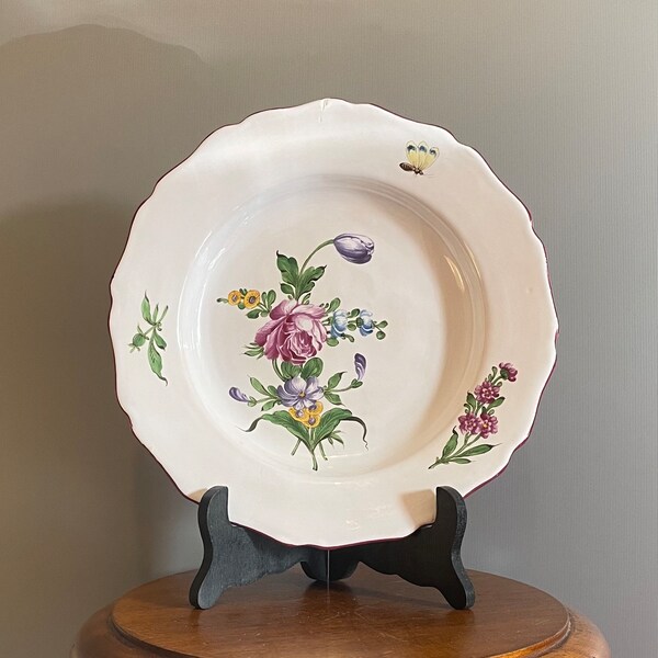 Ancien et rare assiette en faïence de Marseille Veuve Perrin décor fleuri et papillon polychrome VP