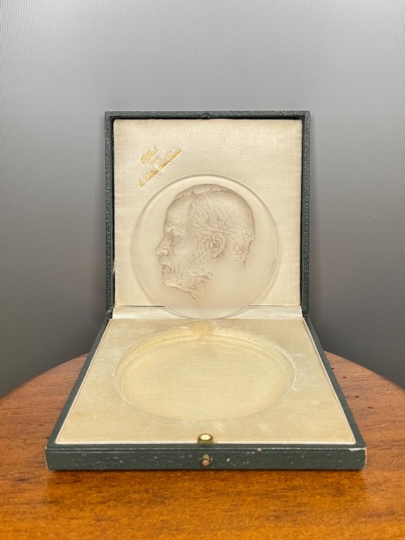 Rare Antique René Lalique Medallion in Molded Glass Louis Pasteur