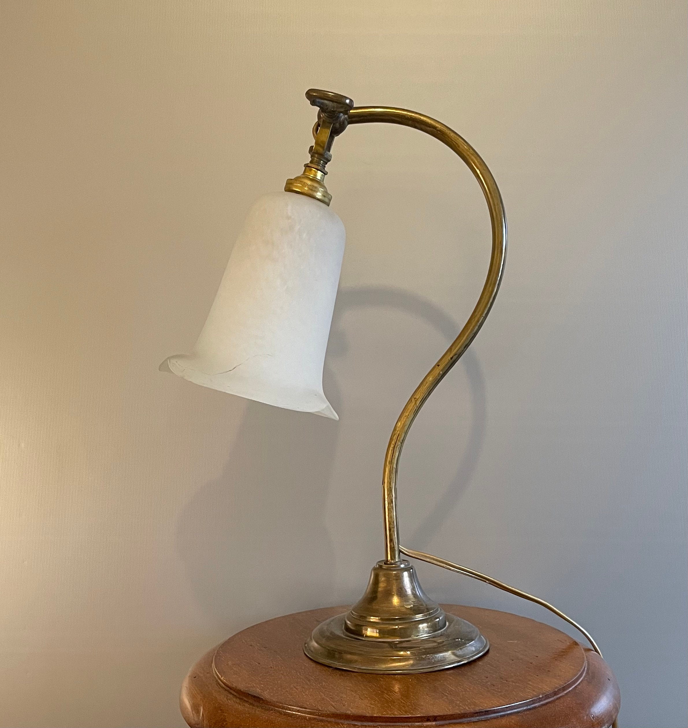 Ancien et Rare Lampe Tulipe en Verre Marmoréen Laiton Orientation Réglable