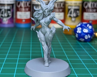 WOOD ELF DRYAD || Fantasy Girl DnD Tabletop 3D Resin Miniature B54