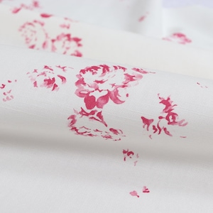 Camille - Cerise on Oyster Linen | per m