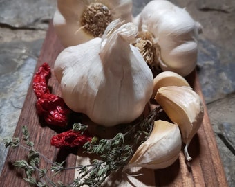 Fresh Organic Seasonal Garlic