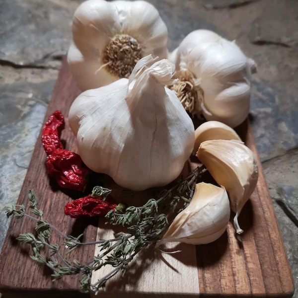 Fresh Organic Seasonal Garlic