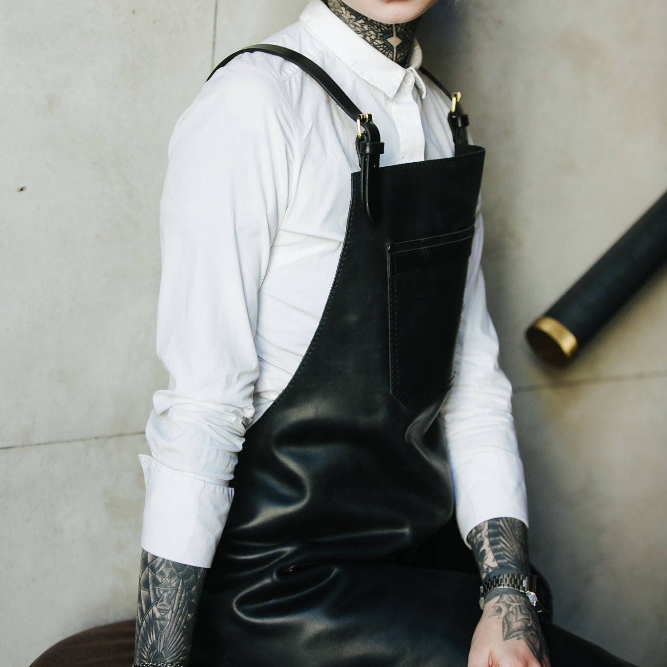 女性用レザーエプロン 頑丈なバーベキューエプロン バーテンダー