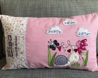 Coussin prénom escargot / coussin personnalisé avec dates de naissance et baptême