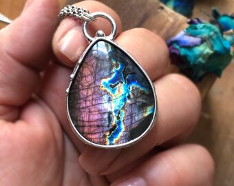 Natural Multicolors Labradorite Necklace • One Of A Kind • Metalwork • Labradorite Pendant