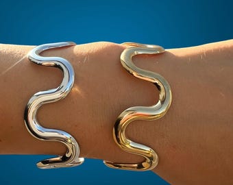 wavy gold cuff bracelet, gold wave bracelet, liquid bracelet, 18k gold plated cuff bracelet, adjustable bracelet, stacking bracelet