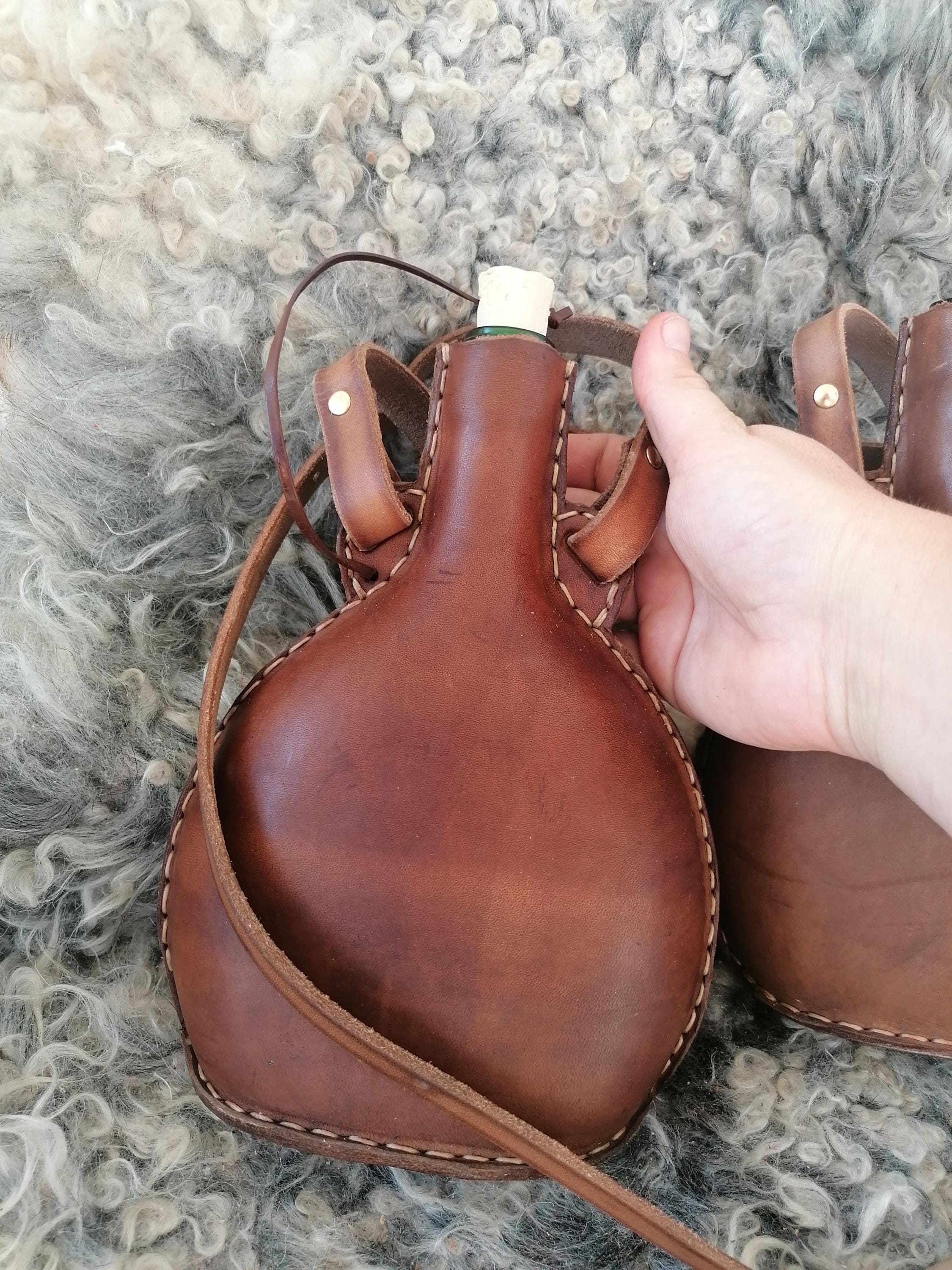 750ml (1.58 pint) ml glass leather bottle, Medieval leather flask, Medieval leather water bottle / Leather costrel with glass