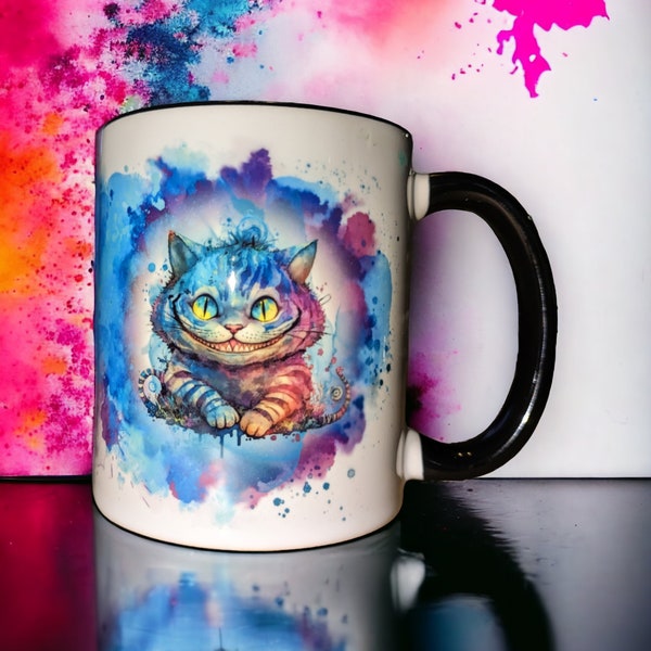 Knallige Alice in Wonderland Tasse mit Grinsekatze Motiv und 'Imagination is the only weapon in the war with reality' Zitat