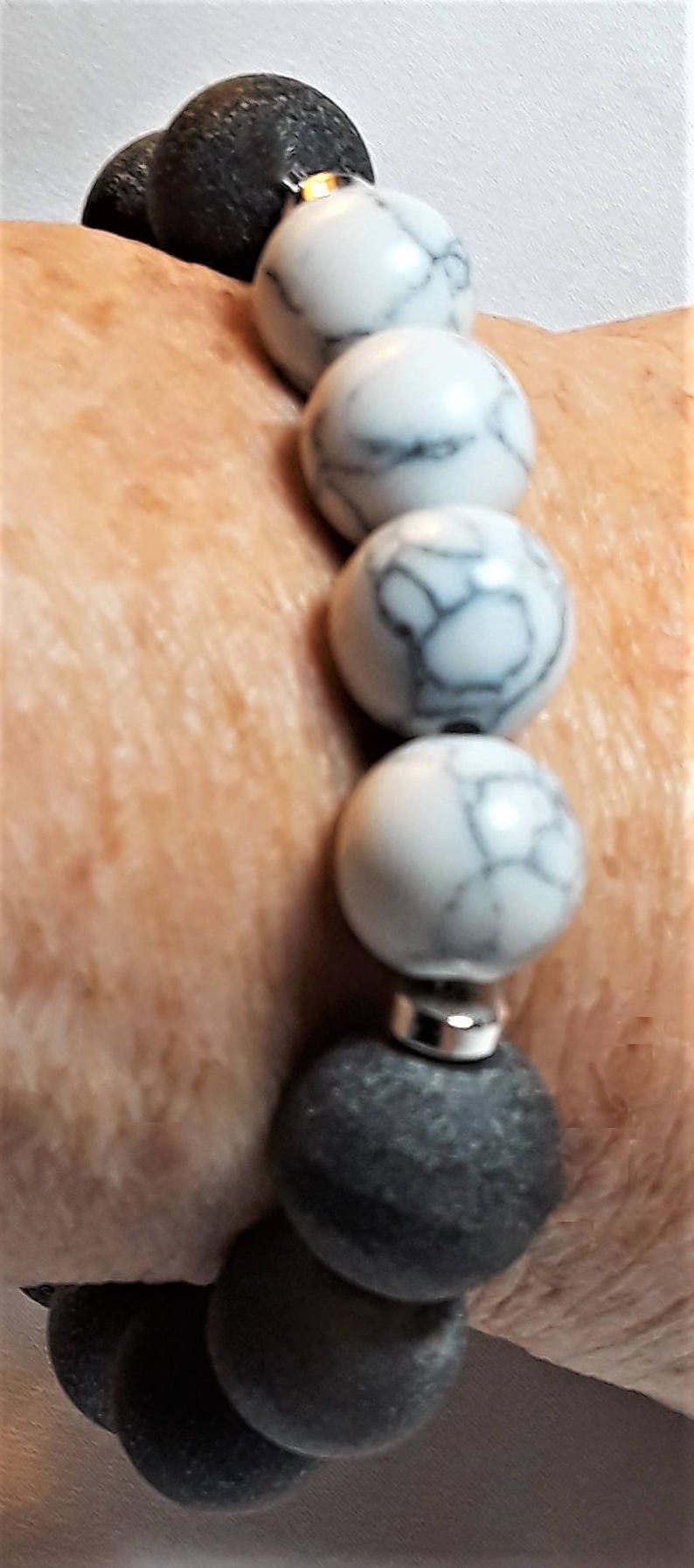 Men's Agate & Howlite Stretch Wrist Mala image 3