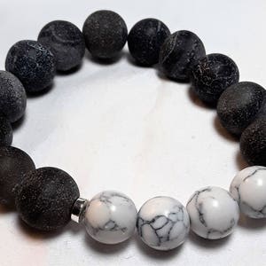 Men's Agate & Howlite Stretch Wrist Mala image 2