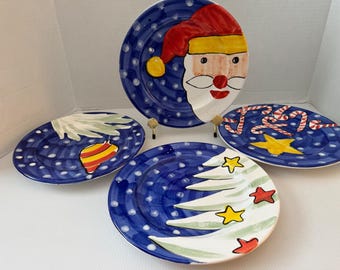 Juego de 4 platos navideños en presente simple: Adornos de Papá Noel, Estrellas para el árbol, Bastones de caramelo, Italia