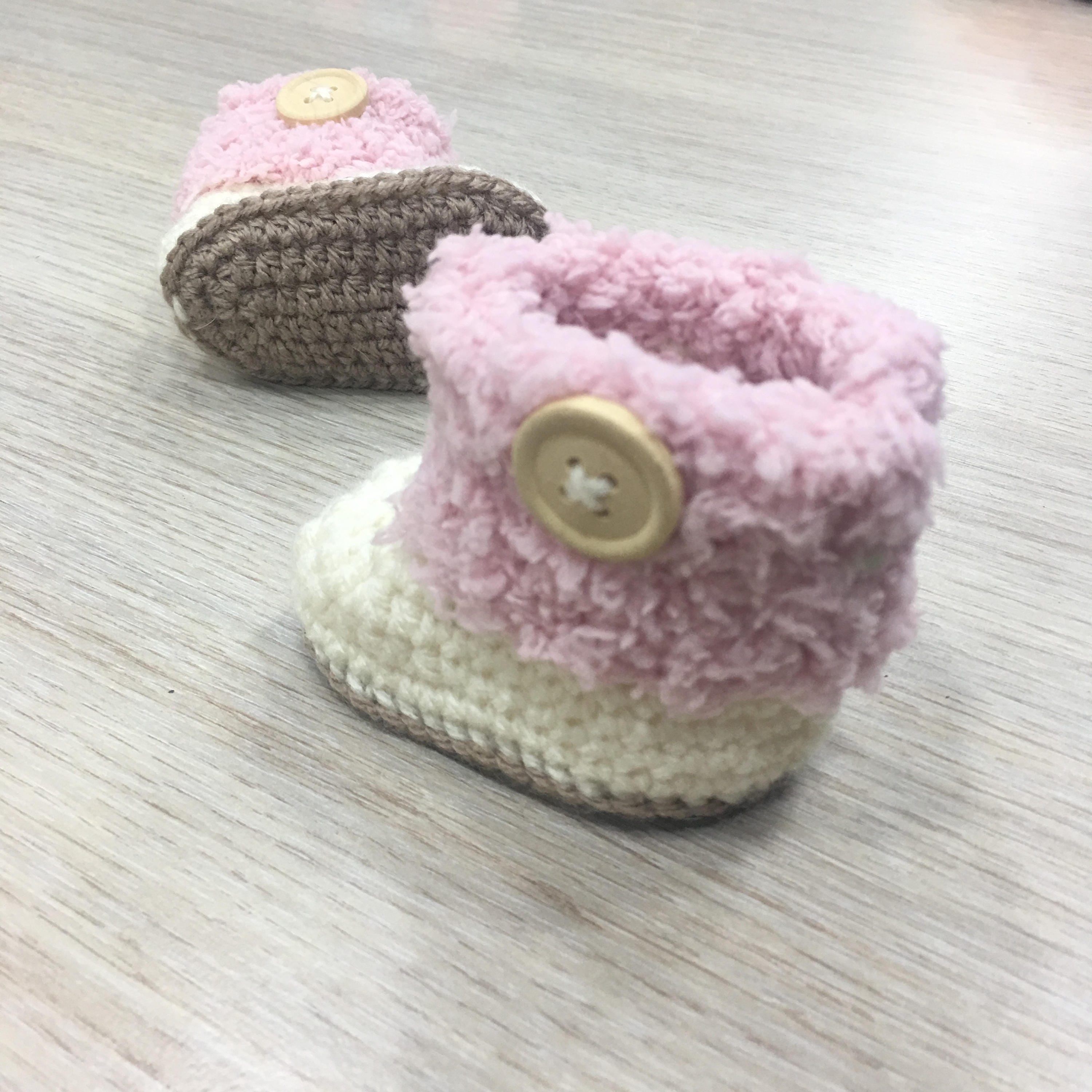 Baby Ugg Pink & White,Knitted booties,Baby gift,Knitted Ugg K075