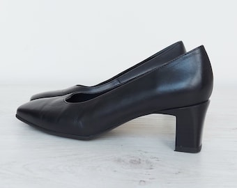 Vintage black leather pumps women low heels shoes women - Size US 8 - Size EU 38,5 - UK 5,5