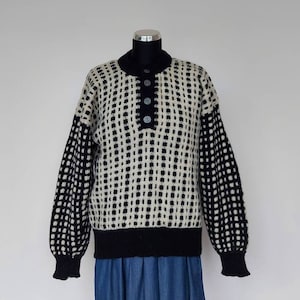 Nordic wool sweater pullover women unisex black white wool vintage, Size M