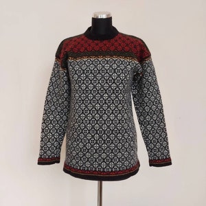 Vintage wool sweater women unisex S-M