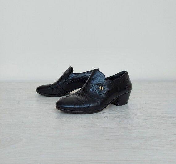 Black low heel shoes uk best sale