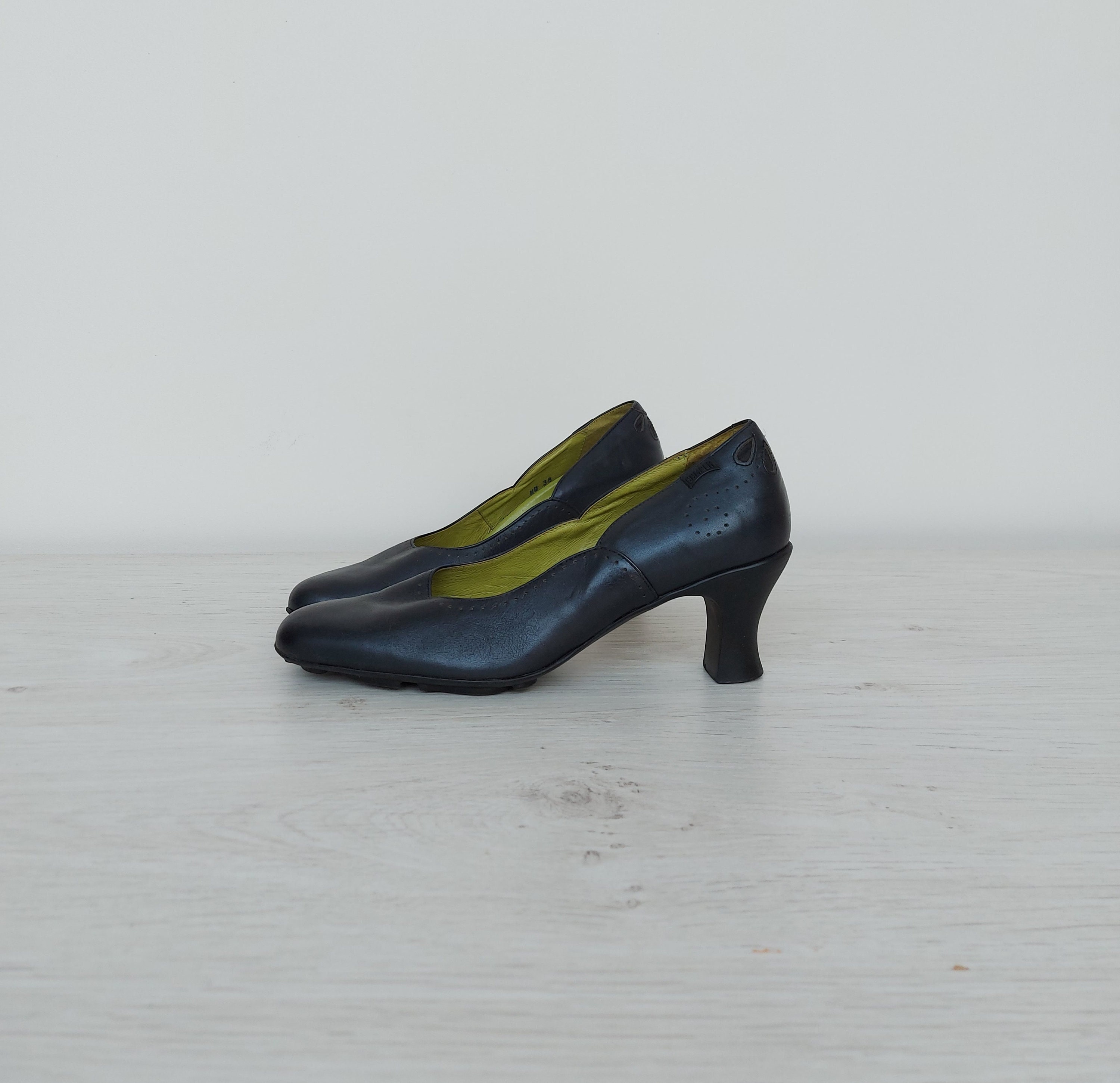 Vintage Camper Pumps Shoes Low Heels 
