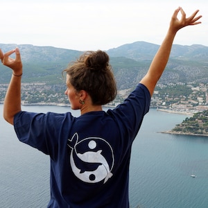 Delfin T-Shirt weit und lang geschnitten - navy - oversized / UNISEX // Dolphin Shirt yin yang