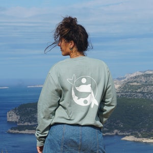 Delfin Sweatshirt Unisex // Dolphin Sweater yin yang HANDPRINTED image 1