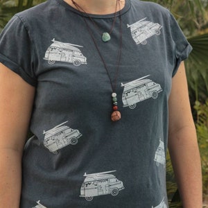 FAIRTRADE Bulli Camper Van pattern shirt / Bus Camping Oldtimer Hund T-Shirt - Surfbrett Bulli Surfen - Vanlife - HANDPRINTED