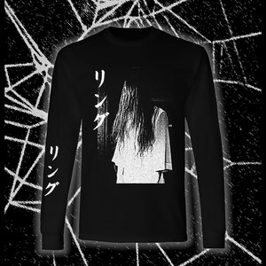 May include: Black long-sleeve shirt with a white graphic print of a woman with long hair. The text "リング" is printed on the sleeve.
