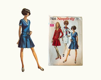 1963 Classic Vintage Simplicity Pattern #7934, Dress, Top & Skirt Size 8, Cut Complete