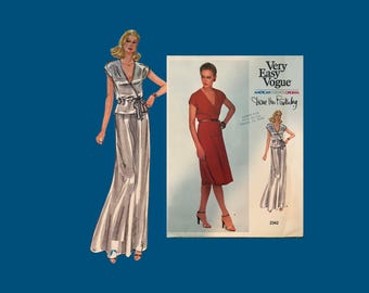 1970s Classic Vogue Pattern #2342, Very Easy Diane Von Furstenberg wrap 2 piece, size 8, Factory folds