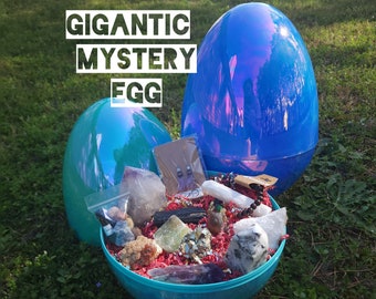 Huevo misterioso gigante lleno de cristales, joyas y más.